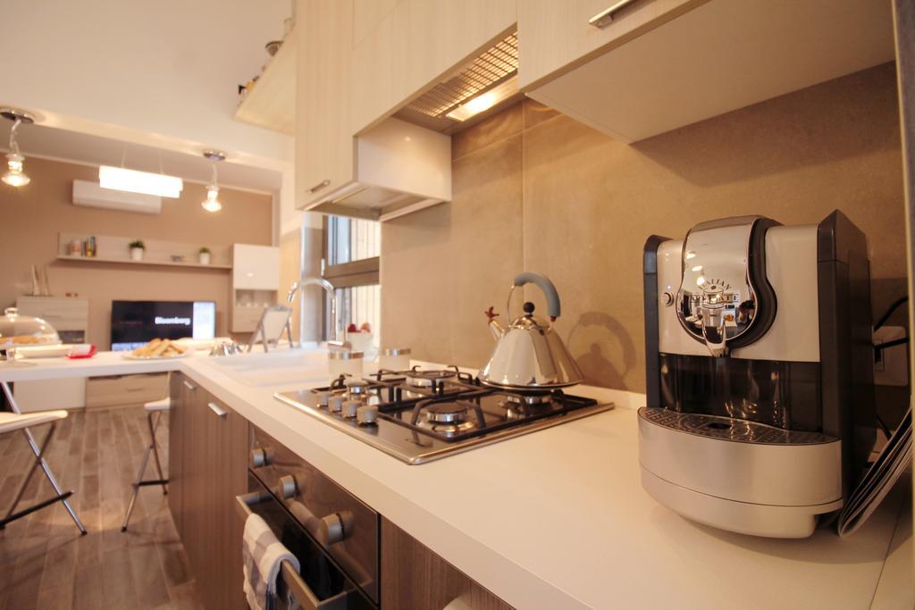 Eur Bright Spacious Terraced Apartment With Private Parking Only For Small Cars Rom Exteriör bild